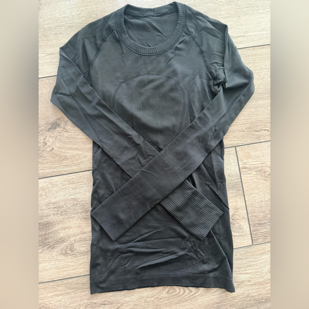 lululemon athletica Black Long Sleeve Tee